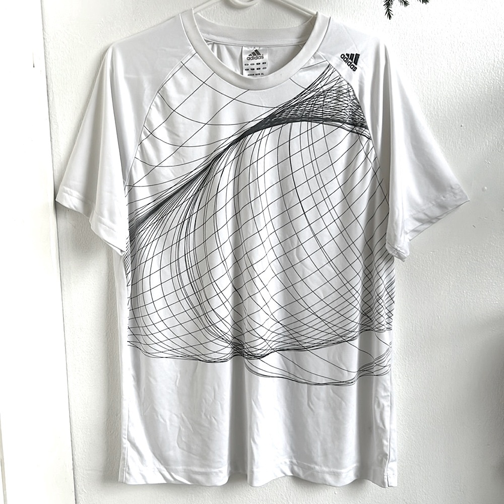 White Adidas baggy T-shirt Size Medium/Large